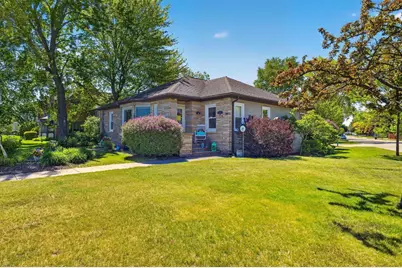 2829 Riverside Avenue, Marinette, WI 54143 - Photo 2