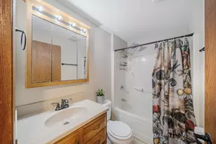 1605 Thornton Dr, Oshkosh, WI 54904 - Photo 14