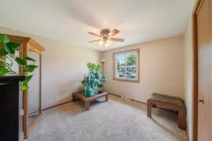 1605 Thornton Dr, Oshkosh, WI 54904 - Photo 20