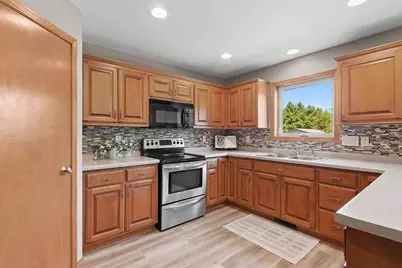 5071 Snapdragon Circle, Little Suamico, WI 54141 - Photo 6