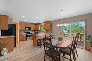 5071 Snapdragon Cir, Little Suamico, WI 54141 - Photo 4