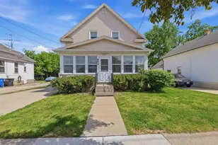 940 W 6th Ave, Oshkosh, WI 54902 - Photo 1