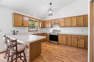 1917 E Glendale Ave, Appleton, WI 54911 - Photo 8