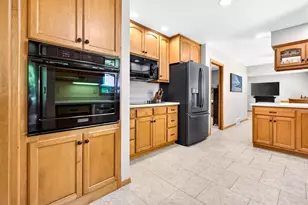 708 Yorkshire Rd, Neenah, WI 54956 - Photo 22