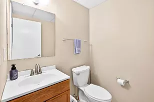 708 Yorkshire Rd, Neenah, WI 54956 - Photo 44
