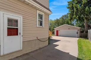 889 Dousman St, Green Bay, WI 54303 - Photo 42