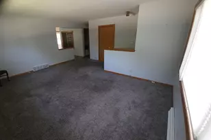 190 Prairie Ct, Fond du Lac, WI 54935 - Photo 2