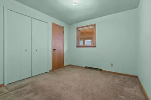 241 Sunset Dr, Menasha, WI 54952 - Photo 6