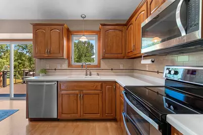 3054 Seafarer Way, Suamico, WI 54173 - Photo 4
