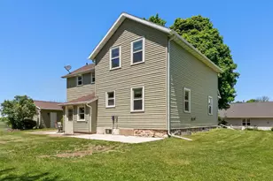 200 Haven Ln, Luxemburg, WI 54217 - Photo 6