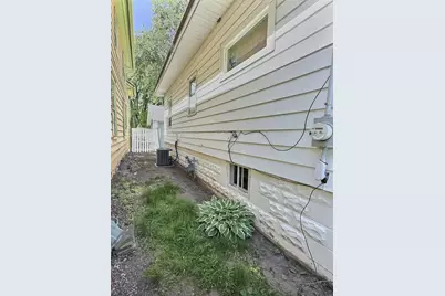 611 E Parkway Avenue, Oshkosh, WI 54901 - Photo 20