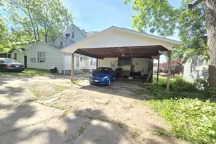 117 W Noyes St, Berlin, WI 54923 - Photo 2