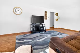 415 E 16th St, Kaukauna, WI 54130 - Photo 4