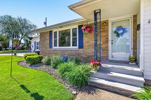 415 E 16th St, Kaukauna, WI 54130 - Photo 2