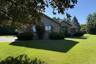 1864 Imperial Rd, Oshkosh, WI 54904 - Photo 2