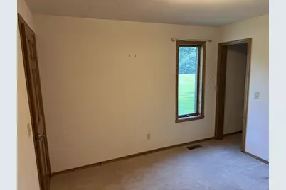 1864 Imperial Road, Oshkosh, WI 54904 - Photo 16