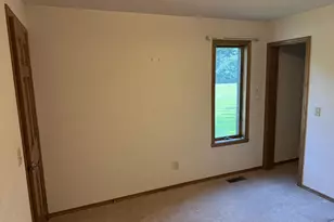 1864 Imperial Rd, Oshkosh, WI 54904 - Photo 16