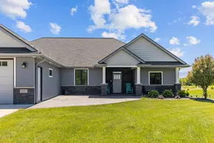 3007 Winnegamie Dr, Appleton, WI 54914 - Photo 4