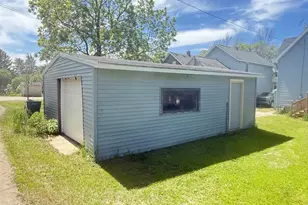 332 2nd St, Menominee, MI 49858 - Photo 30