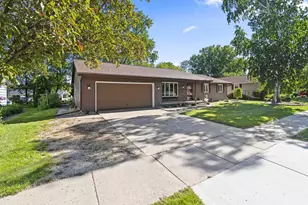 933 E Capitol Dr, Appleton, WI 54911 - Photo 42