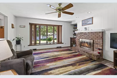933 E Capitol Drive, Appleton, WI 54911 - Photo 12