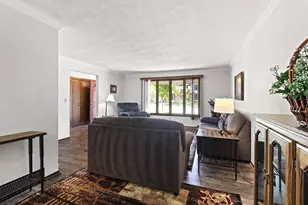 933 E Capitol Dr, Appleton, WI 54911 - Photo 8