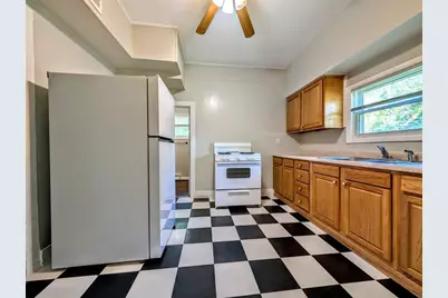 1421 W Bent Avenue, Oshkosh, WI 54901 - Photo 12