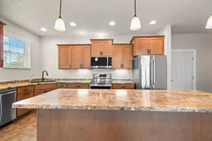 1274 Cameron Cir, Neenah, WI 54956 - Photo 14