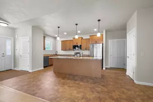 1274 Cameron Cir, Neenah, WI 54956 - Photo 12