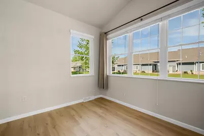 1274 Cameron Circle, Neenah, WI 54956 - Photo 8