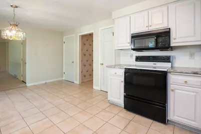 518 Sunrise Lane, Green Bay, WI 54301 - Photo 18