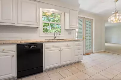 518 Sunrise Lane, Green Bay, WI 54301 - Photo 14