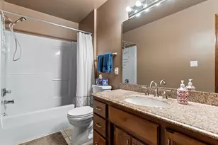 2038 Emerald Dr, Green Bay, WI 54311 - Photo 36