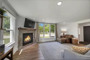 1319 Riverside Dr, Suamico, WI 54173 - Photo 6
