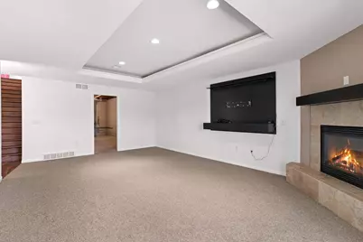 1942 Ravenswood Lane, Manitowoc, WI 54220 - Photo 32