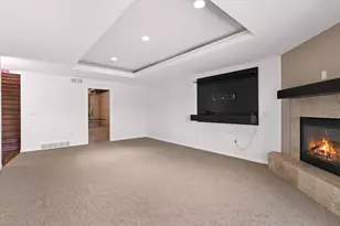 1942 Ravenswood Ln, Manitowoc, WI 54220 - Photo 32