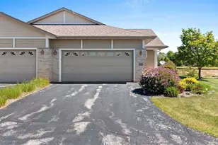 1942 Ravenswood Ln, Manitowoc, WI 54220 - Photo 46