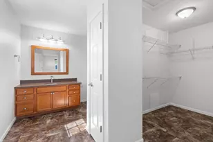 1942 Ravenswood Ln, Manitowoc, WI 54220 - Photo 20