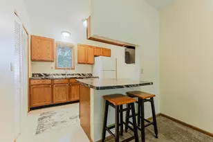 280 N Campbell Rd, Oshkosh, WI 54902 - Photo 8