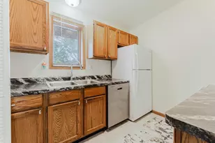 280 N Campbell Rd, Oshkosh, WI 54902 - Photo 4
