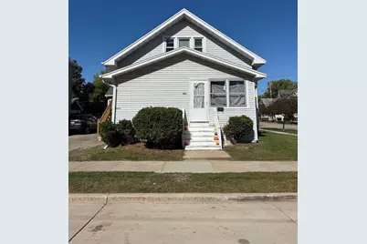 302 W Lincoln Avenue, Oshkosh, WI 54901 - Photo 2