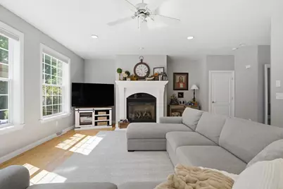 1594 Kingswood Drive, Neenah, WI 54956 - Photo 4