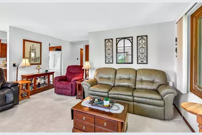 1858 Oakridge Road, Neenah, WI 54956 - Photo 8