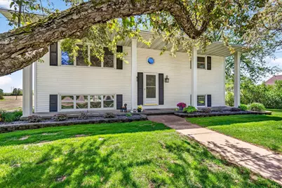 1858 Oakridge Road, Neenah, WI 54956 - Photo 4