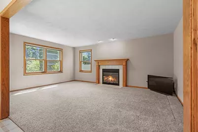 2055 Lynn Drive, Neenah, WI 54956 - Photo 8