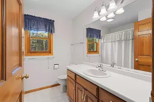 2055 Lynn Dr, Neenah, WI 54956 - Photo 20