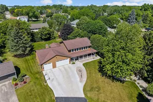 1245 Weatherwood Dr, Neenah, WI 54956 - Photo 56