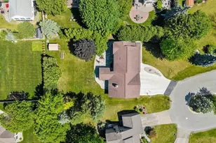 1245 Weatherwood Dr, Neenah, WI 54956 - Photo 70