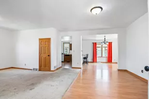 124 S Custer St, Brillion, WI 54110 - Photo 4