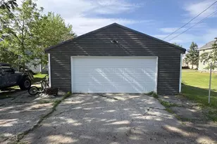 306 2nd St, Oconto, WI 54153 - Photo 4